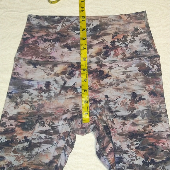 🔥Lululemon leggings, size 6 - Picture 10 of 10